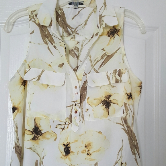 Dynamite Collar Top - Picture 5 of 13